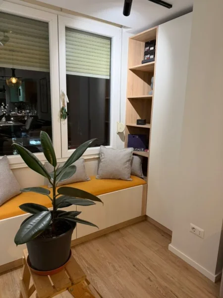 Tirane, jepet me qera apartament 1+1 Kati 1, 64 m² 700 € (Prane Gjykates Rrethit, Myslym Shyri, Tirane.)