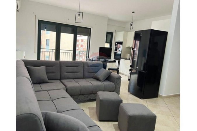 Tirane, jepet me qera apartament 3+1+Ballkon , 127 m² 600 € (Green City, Unaza e Re)