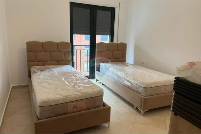 Tirane, jepet me qera apartament 3+1+Ballkon , 127 m² 600 € (Green City, Unaza e Re)