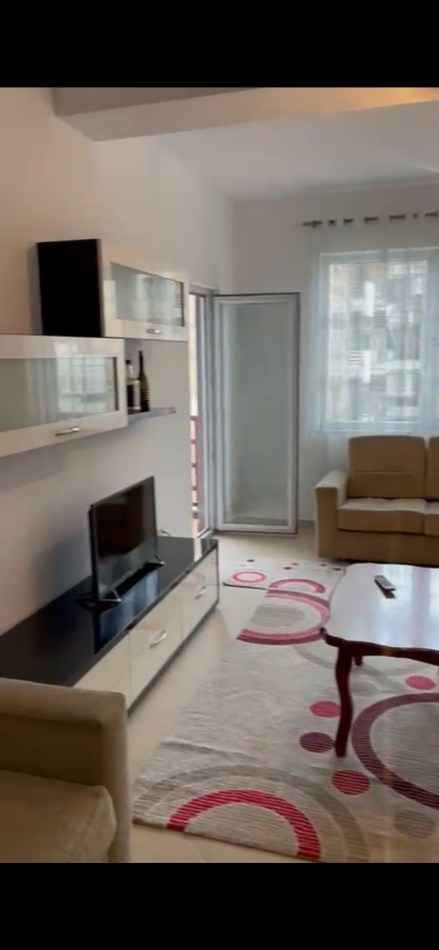 Tirane, jepet me qera apartament 1+1+Ballkon Kati 7, 58 m² 400 € (Prane Bar Artistit, Astir, Tirane.)