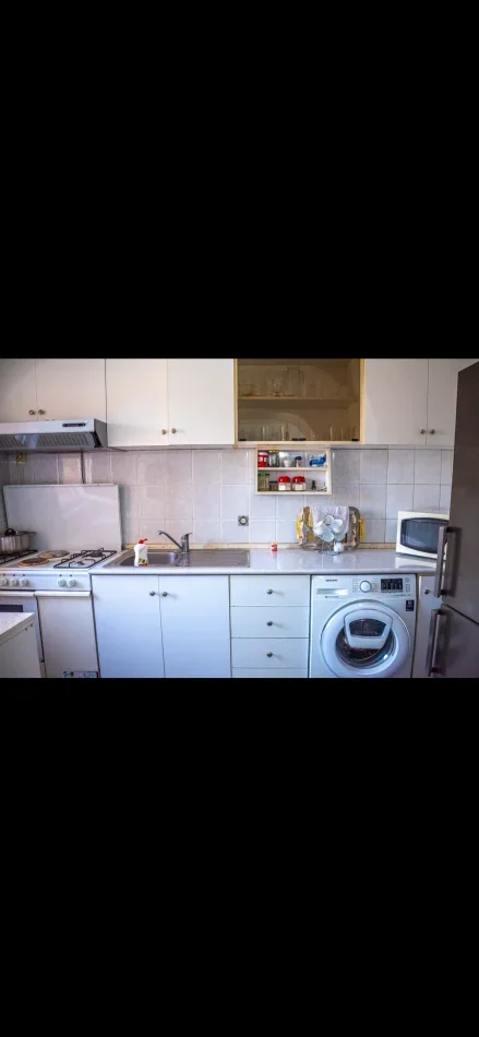 Tirane, jepet me qera apartament 2+1, Kati 4,(Air Bnb) Çmimi 600 € (Rruga Tefta Tasho Koço, Pazari i Ri, Tiranë.)