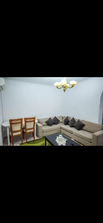 Tirane, jepet me qera apartament 3+1 Kati 4,(Air BNB) 85 m² 750 € (Rruga Tefta Tasho Koço, Pazari i Ri, Tiranë.)