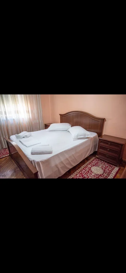 Tirane, jepet me qera apartament 3+1 Kati 4,(Air BNB) 85 m² 750 € (Rruga Tefta Tasho Koço, Pazari i Ri, Tiranë.)