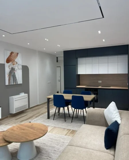 Tirane, jepet me qera apartament 2+1+Verande,  Kati 2, 103 m² 1.150 € (Kompleksi Fz), pamje e plote nga Liqeni i Thate