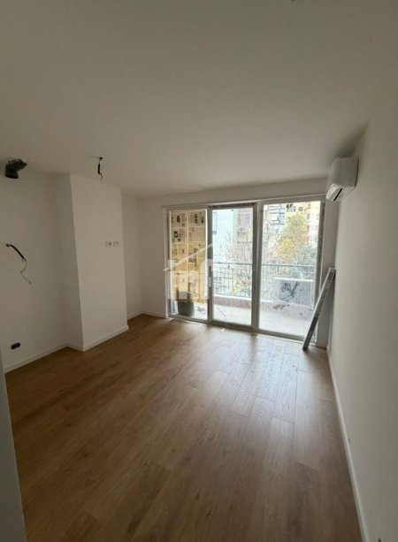 Tirane, jepet me qera zyre Kati 1, 48 m² 550 € (PRANË RRUGËS “MYSLYM SHYRI”)