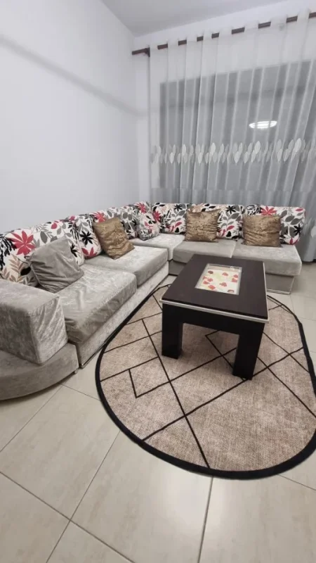 Jepet me Qira Apartament 1+1 i mobiluar  ne Astir (te Ozone),   450 €URO