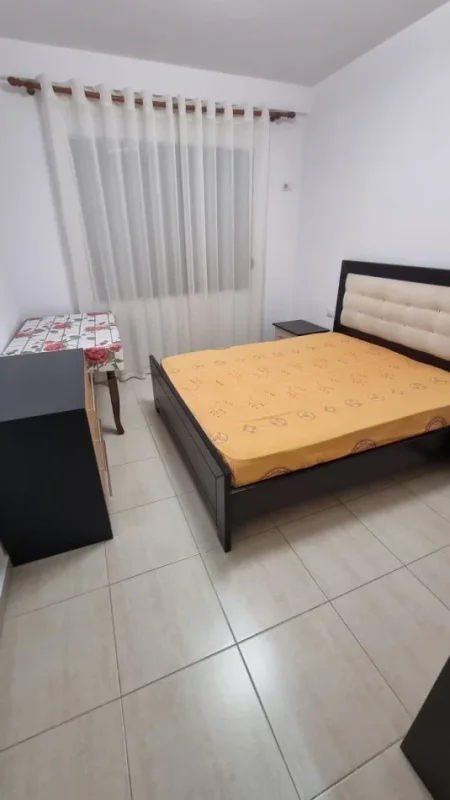 Jepet me Qira Apartament 1+1 i mobiluar  ne Astir (te Ozone),   450 €URO