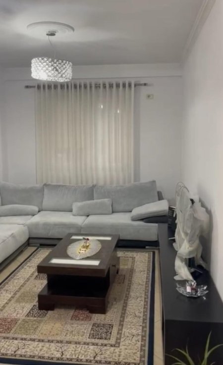 Tirane, jepet me qera apartament 2+1 Kati 7, 115 m² 700 € (Jordan Misja)