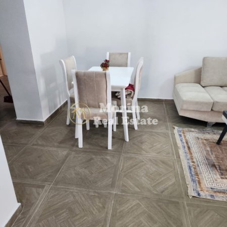 Tirane, jepet me qera apartament 2+1+Ballkon Kati 2, 85 m² 400 € (Fresku)