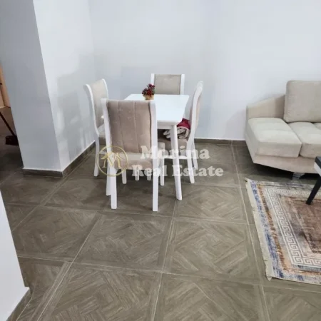 Tirane, jepet me qera apartament 2+1+Ballkon Kati 2, 85 m² 400 € (Fresku)
