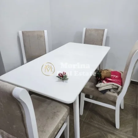 Tirane, jepet me qera apartament 2+1+Ballkon Kati 2, 85 m² 400 € (Fresku)