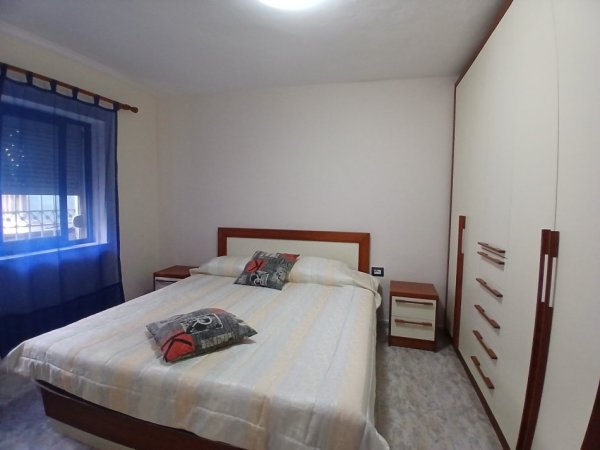 Tirane, jepet me qera apartament 1+1+Ballkon Kati 1, 72 m² 500 € (Myslym shyr)
