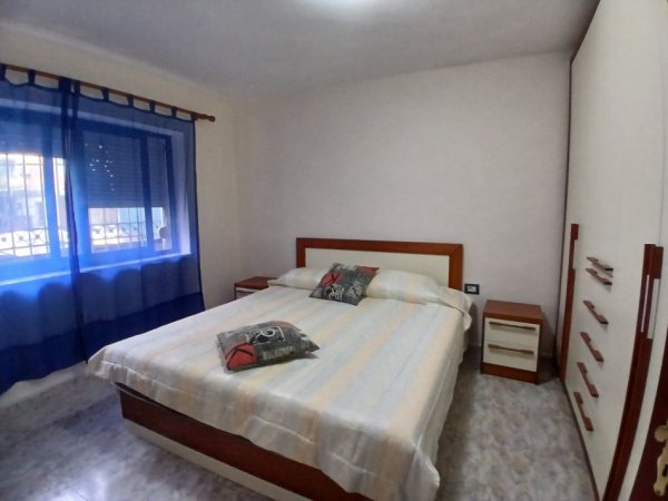 Tirane, jepet me qera apartament 1+1+Ballkon Kati 1, 72 m² 500 € (Myslym shyr)