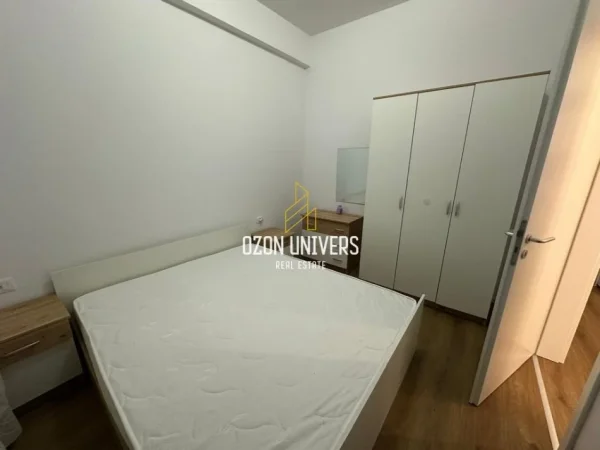 Tirane, jepet me qera apartament 1+1+Ballkon Kati 5, 55 m² 450 € (Residenca Kadiu, Ali Demi Tirana, Albania)