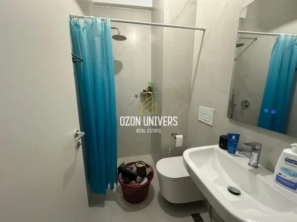 Tirane, jepet me qera apartament 1+1+Ballkon Kati 5, 55 m² 450 € (Residenca Kadiu, Ali Demi Tirana, Albania)