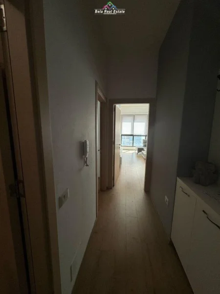 Tirane, jepet me qera apartament 1+1+Ballkon Kati 4, 72 m² 750 € (Square 21, Rruga e Kavajes)