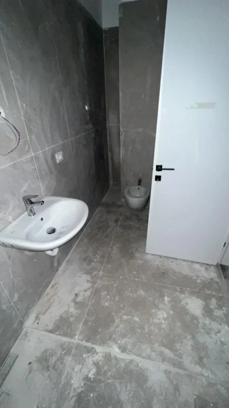 Tirane, jepet me qera apartament 2+1 Kati 5, 90 m² 400 € (Rruga 5 Maji)