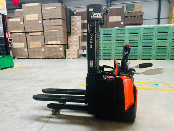 Lushnje, SHITET TRANSPALET ELEKTRIK TOYOTA SPE140