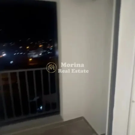Tirane, jepet me qera garsonier Kati 4, 40 m² 300 € (Rruga 5 Maji)