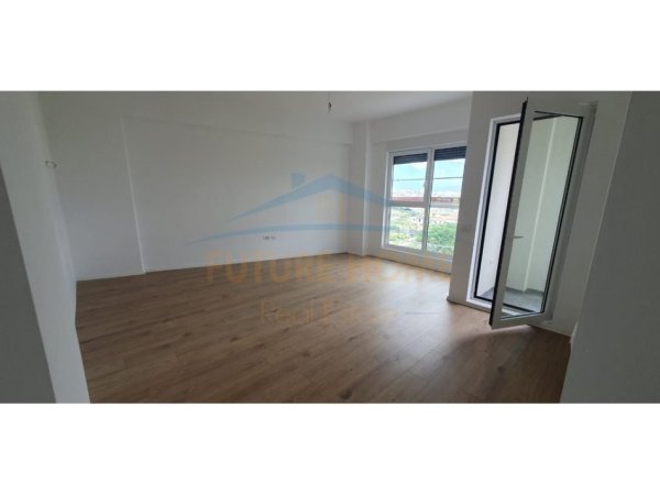 Tirane, jepet me qera apartament 1+1 Kati 3, 64 m² 500 € (Bulevardi i Ri)
