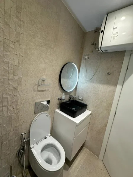 Tirane, jepet me qera apartament 2+1+Aneks+Ballkon Kati 2, 120 m² 650 € (BULEVARDI MIGJENI)