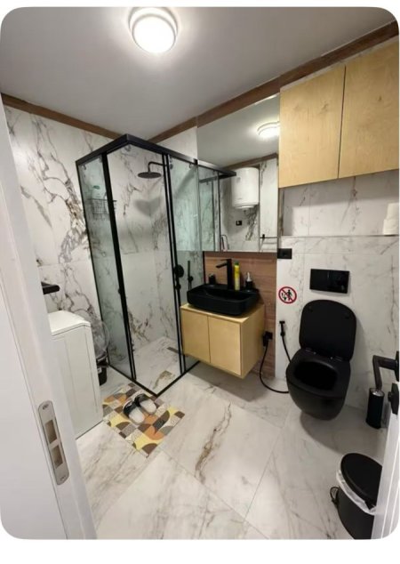 Tirane, jepet me qera apartament 1+1 Kati 11, 70 m² 800 € (Pazari i Ri)