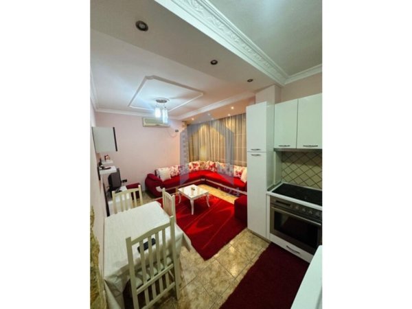 Tirane, jap me qera apartament 2+1+Ballkon Kati 5, 80 m² 600 € ("21 Dhjetori")