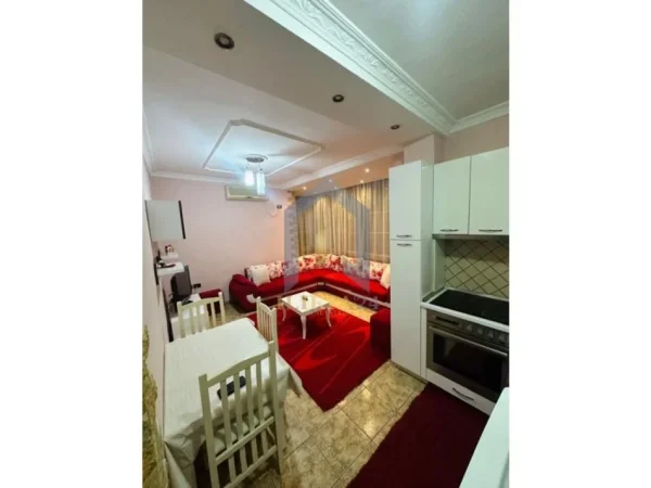 Tirane, jap me qera apartament 2+1+Ballkon Kati 5, 80 m² 600 € ("21 Dhjetori")