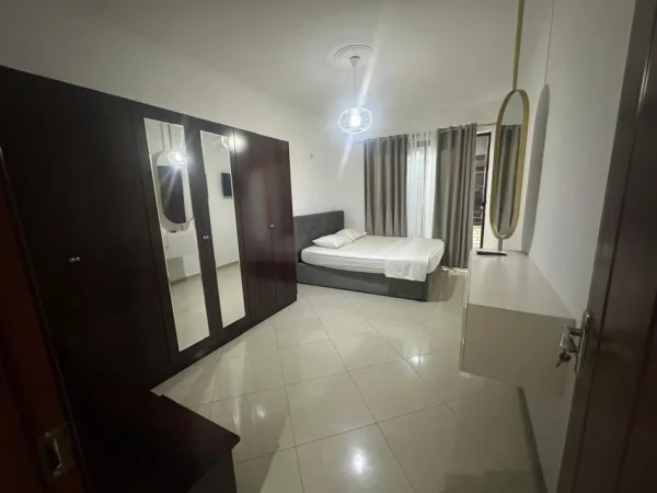 Tirane, jepet me qera apartament 1+1 Kati 8, 80 m² 430 € (astir)