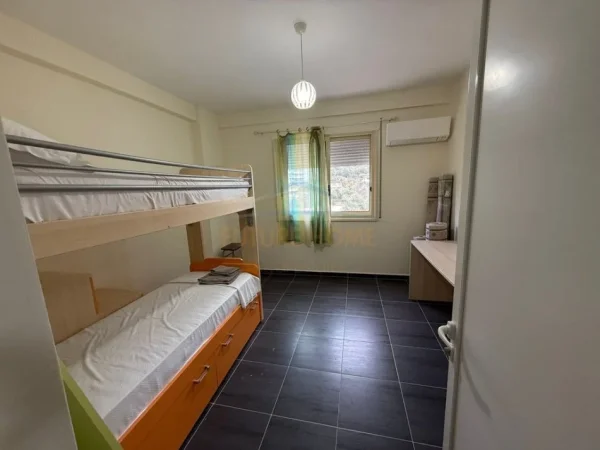 Tirane, jepet me qera apartament 2+1 Kati 4, 80 m² 500 € (Lungomare)