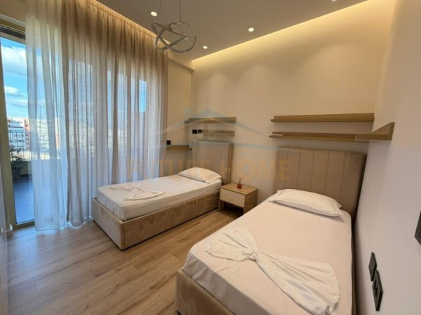 Tirane, jepet me qera apartament 2+1 , 140 m² 2.100 € (Air Albania)