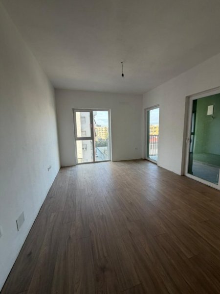 Tirane, shitet apartament 1+1+Ballkon Kati 3, 95 m² 123.500 € (Tirana Entry)
