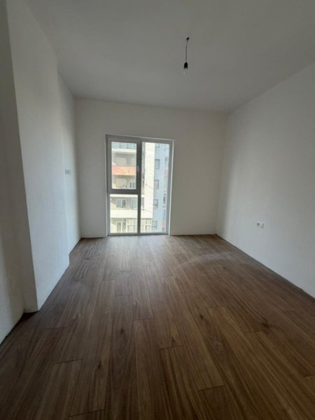 Tirane, shitet apartament 1+1+Ballkon Kati 3, 95 m² 123.500 € (Tirana Entry)