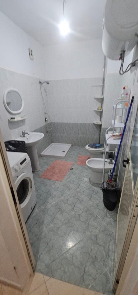 Durres, jepet me qera apartament 1+1 Kati 2, 65 m² 300 € 