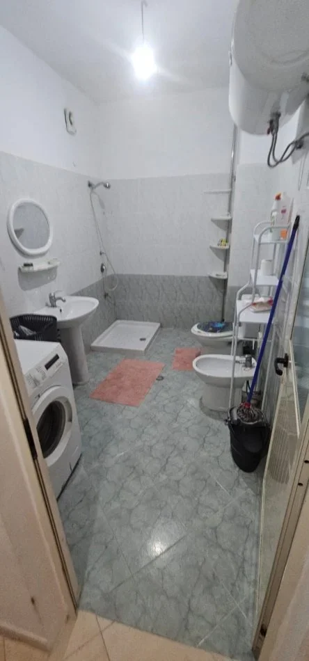Durres, jepet me qera apartament 1+1 Kati 2, 65 m² 300 € 