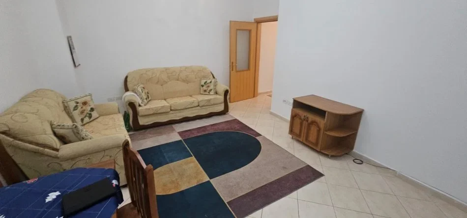 Durres, jepet me qera apartament 1+1 Kati 2, 65 m² 300 € 