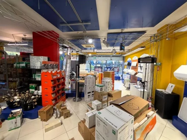 Tirane, jepet me qera ambjent biznesi Kati 0, 150 m² 3.000 € (Ministria e Jashtme.)