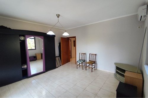 Tirane, shitet apartament 2+1+Ballkon Kati 3, 102 m² 185.000 € (Rruga Ali Demi (prane Shkolles 1 Maji))