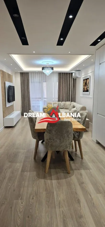 Tirane, jepet me qera apartament 2+1+Ballkon Kati 2, 120 m² 1.300 € (kopshti zoologjik)