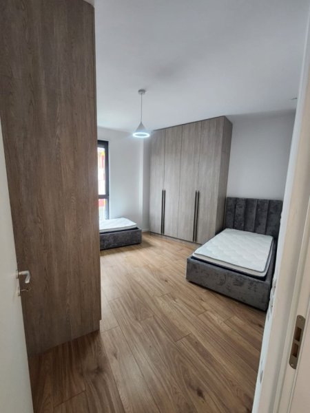 Tirane, jepet me qera apartament 2+1+Ballkon Kati 2, 92 m² 1.000 € (Kopshti Zoologjik)