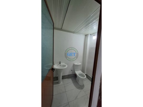 Durres, jepet me qera ambjent biznesi Kati 0, 100 m² 350 € (Ish Keneta)