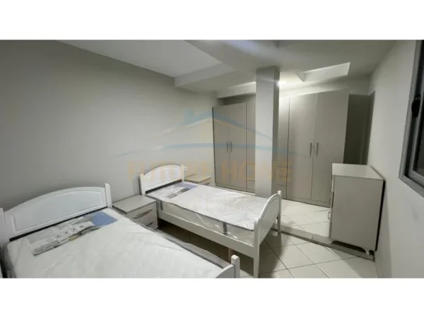 Tirane, jepet me qera apartament 1+1 Kati 2, 60 m² 300 € (SAUK)