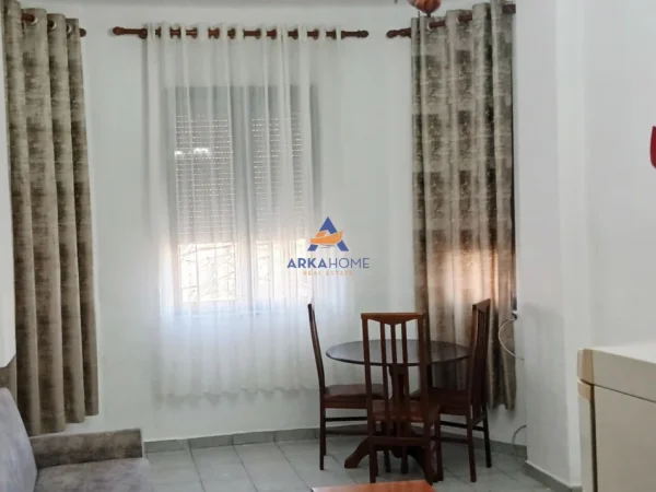 Tirane, jepet me qera apartament 1+1 Kati 4, 50 m² 675 € 