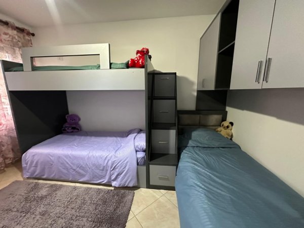Tirane, jap me qera apartament 2+1+Ballkon Kati 3, 106 m² 800 € (Jordan Misja)