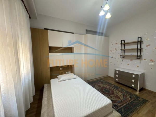 Tirane, jepet me qera apartament 2+1 Kati 2, 120 m² 900 € (rruga e barrikadave)