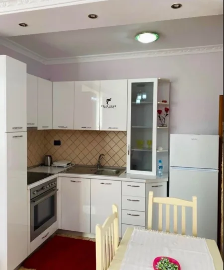 Tirane, jepet me qera apartament 2+1 Kati 5, 80 m² 600 € (21 DHJETORI)