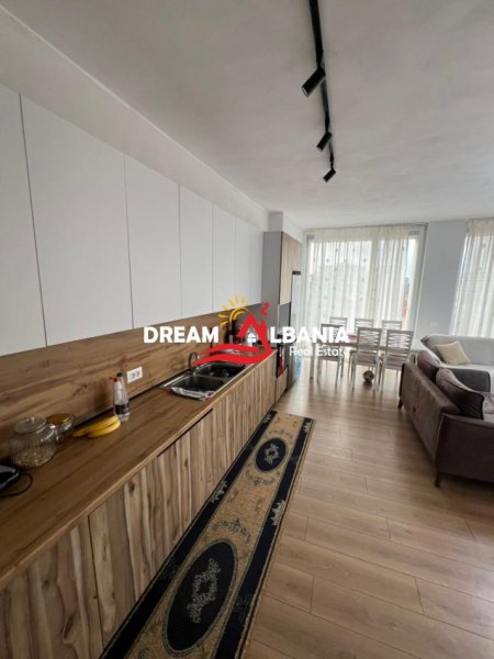 Tirane, shitet apartament 2+1 Kati 4, 129 m² 265.000 € (Te Shkolla E Kuqe)