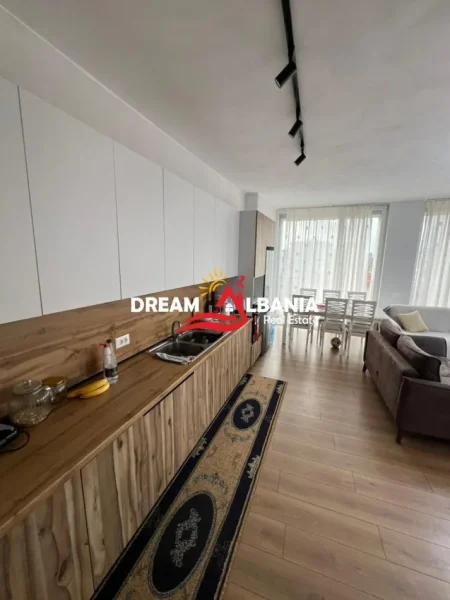 Tirane, shitet apartament 2+1 Kati 4, 129 m² 265.000 € (Te Shkolla E Kuqe)
