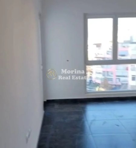 Tirane, jepet me qera apartament 2+1 Kati 5, 120 m² 800 € (Zogu i ZI)