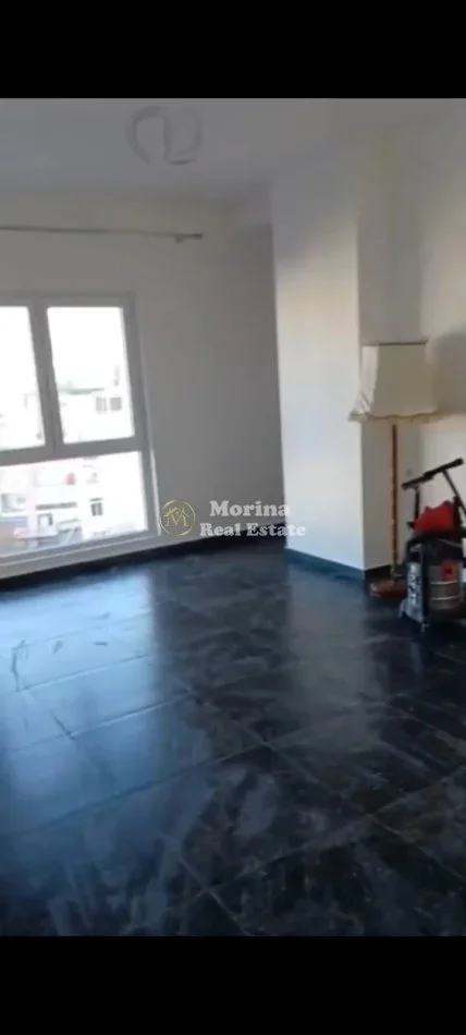 Tirane, jepet me qera apartament 2+1 Kati 5, 120 m² 800 € (Zogu i ZI)